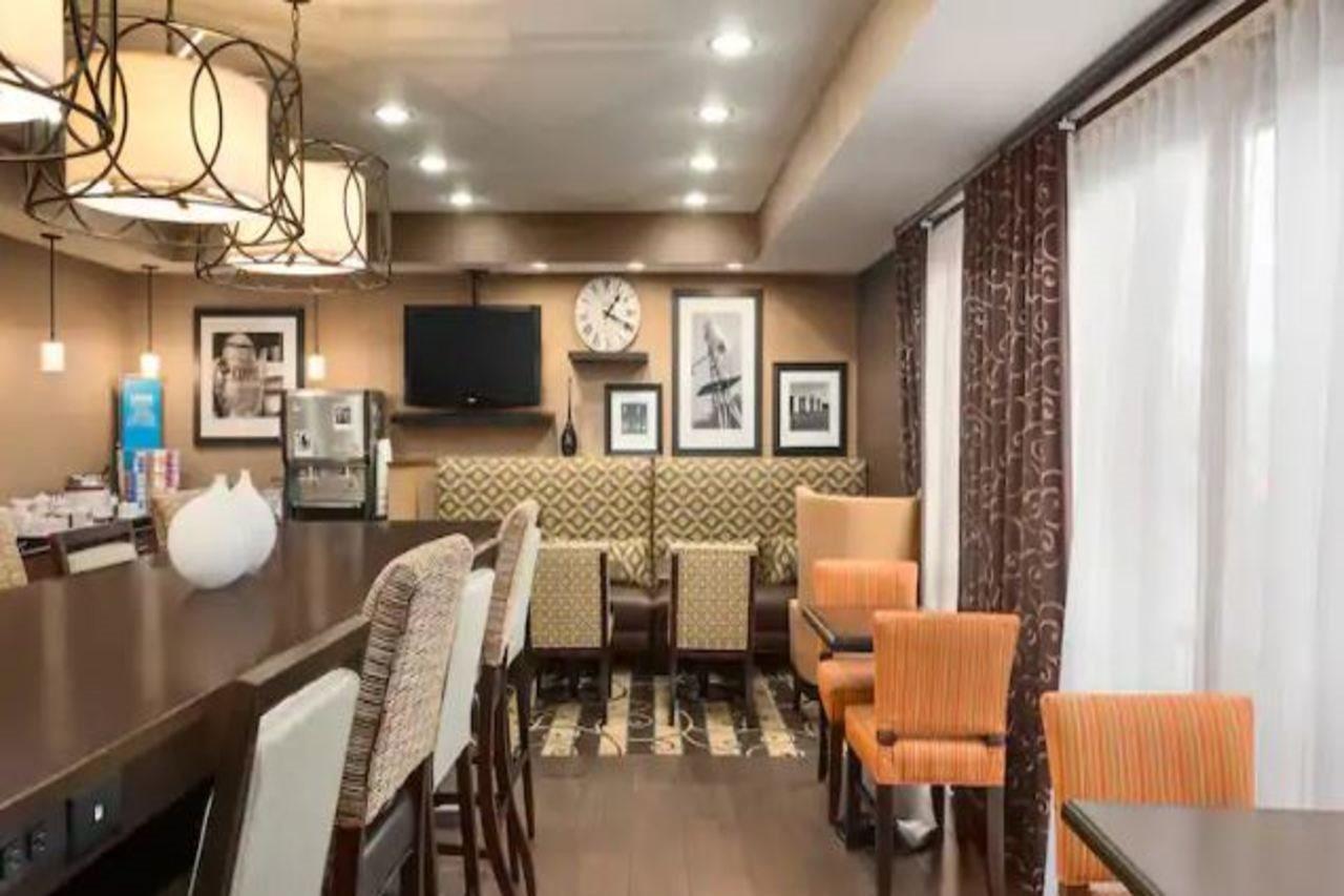 Hampton Inn Wichita-East Extérieur photo